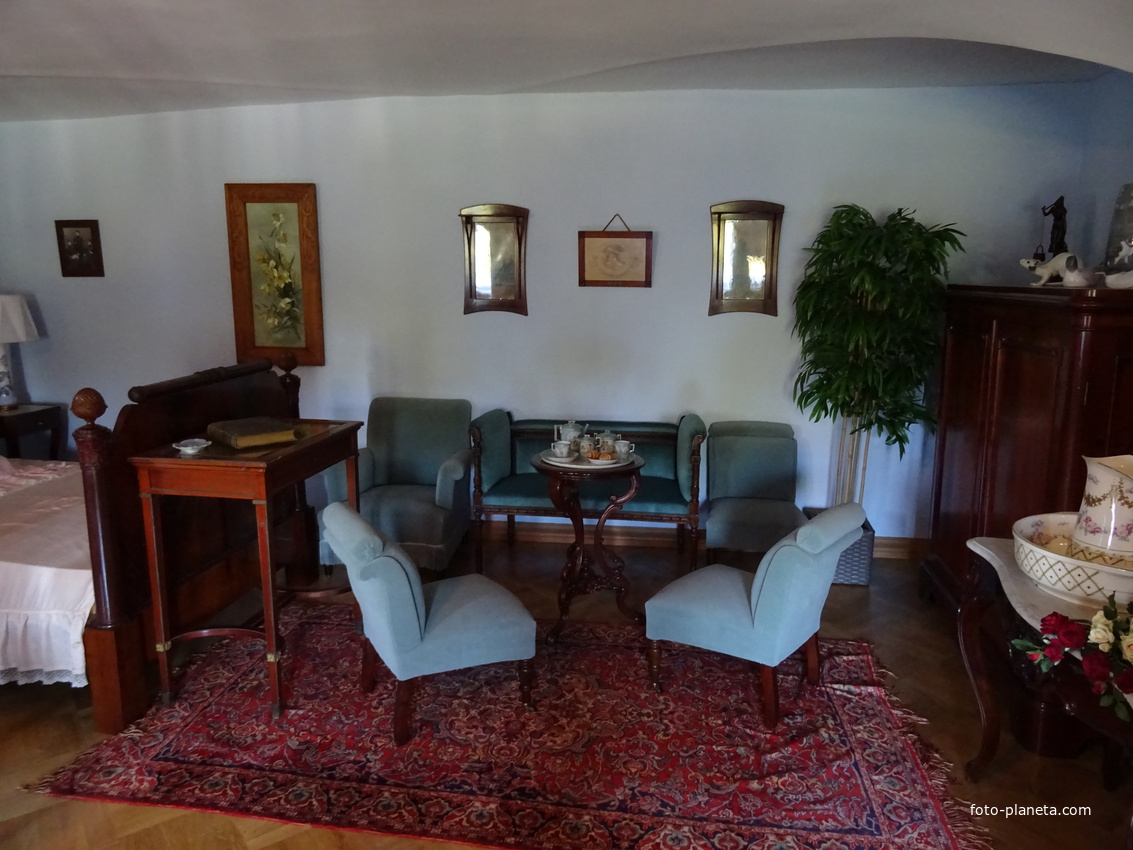 Гатчинский дворец. Спальня великой княгини Ксении Александровны.