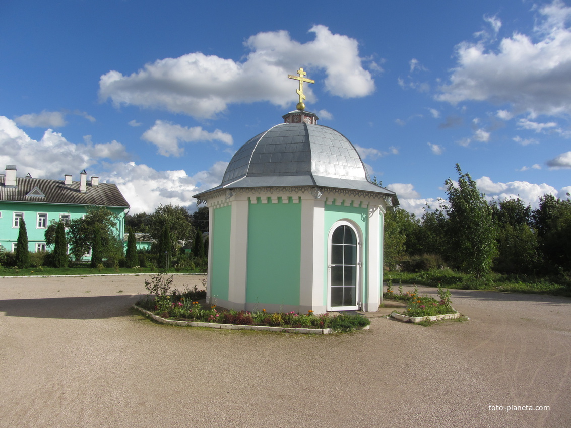 Симанский Спасо-Казанский монастырь. Часовня Флора и Лавра