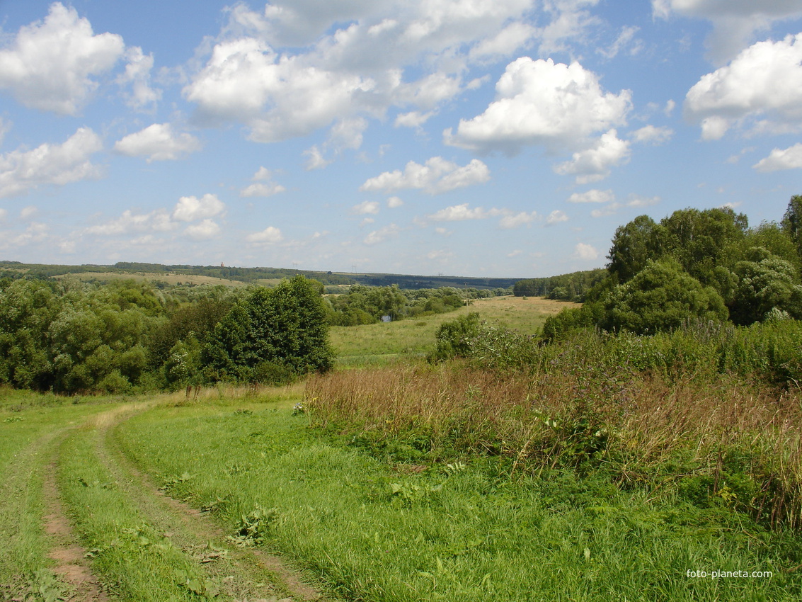 Вид на Павловское от деревни Хмелевич, река Упа