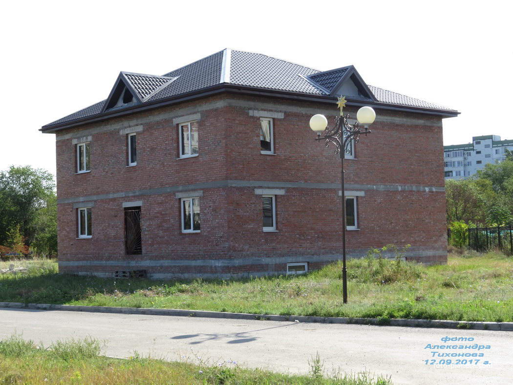 Церковное здание у собора