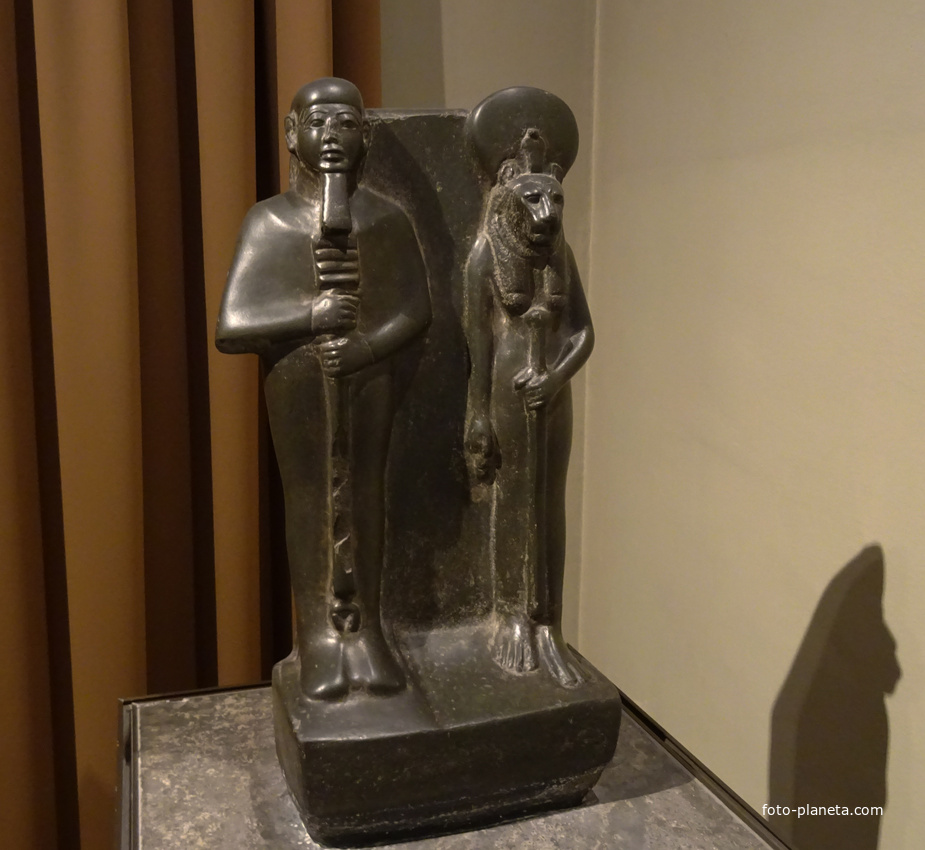 Зал Древнего Египта. Бог Птах и богиня Сохмет.