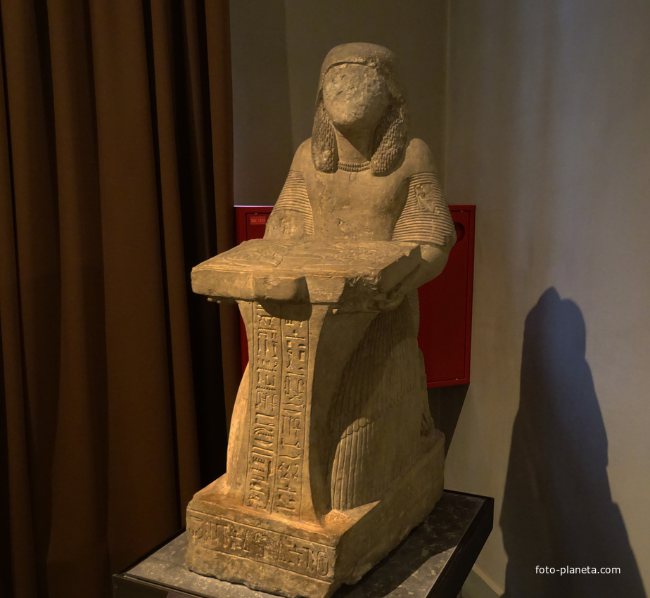 Зал Древнего Египта. Статуя царского писца.