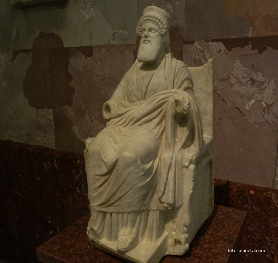 Зал античной декоративной скульптуры. Скульптура Диониса.