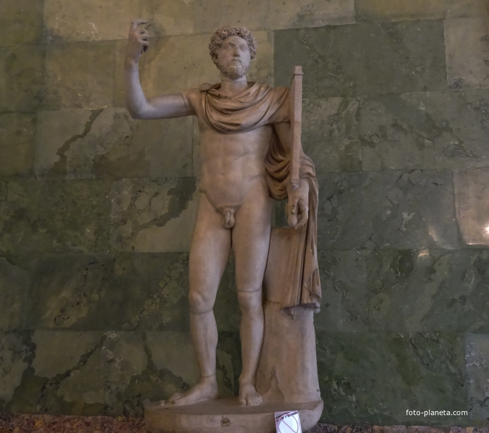 Зал Юпитера. Статуя Марка Аврелия.