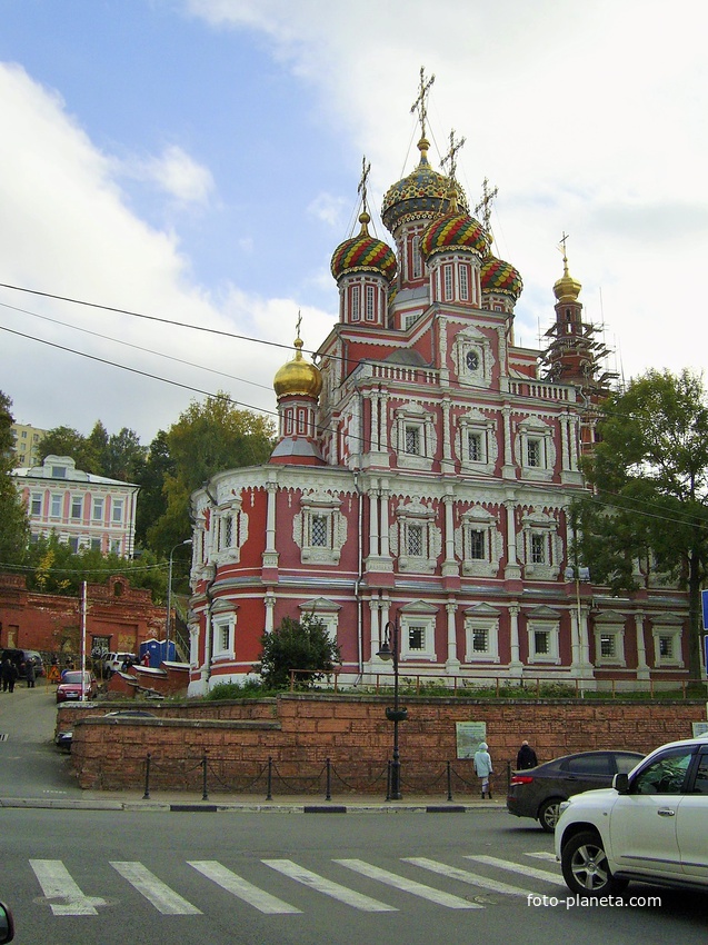 Ул. Рождественская - Богородице-Рождественская (Строгановская) церковь