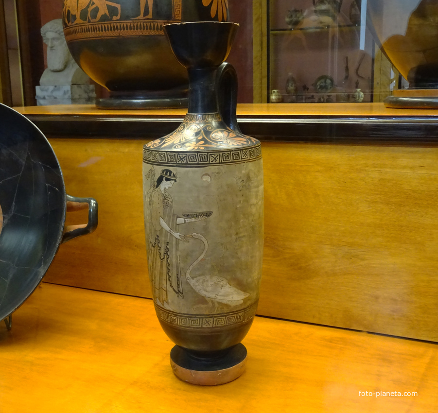 Зал искусства Древней Греции. Лекиф с белой облицовкой.