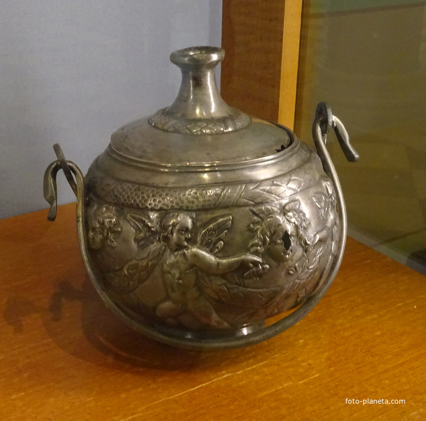 Зал культуры и искусства античных городов Северного Причерноморья. Сосуд.