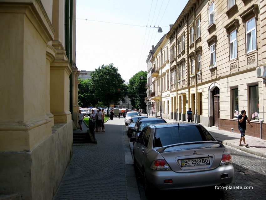 ул.Леси Украинки от ул.Краковской. 12.06.2010г.