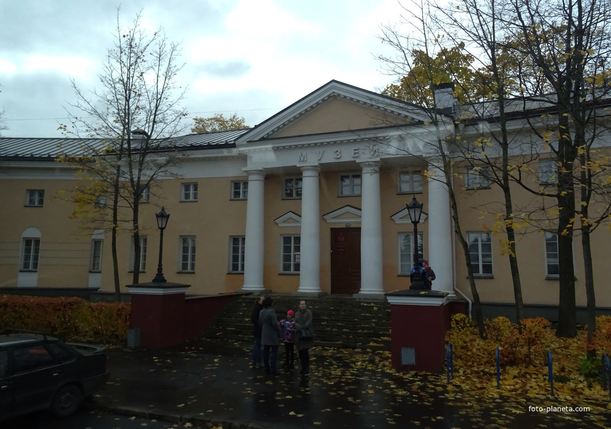 Площадь Ленина. Здание Национального музея Карелии.