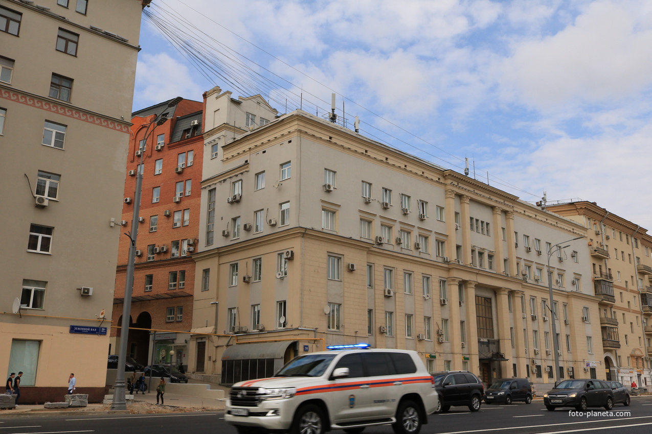 Улица Земляной Вал