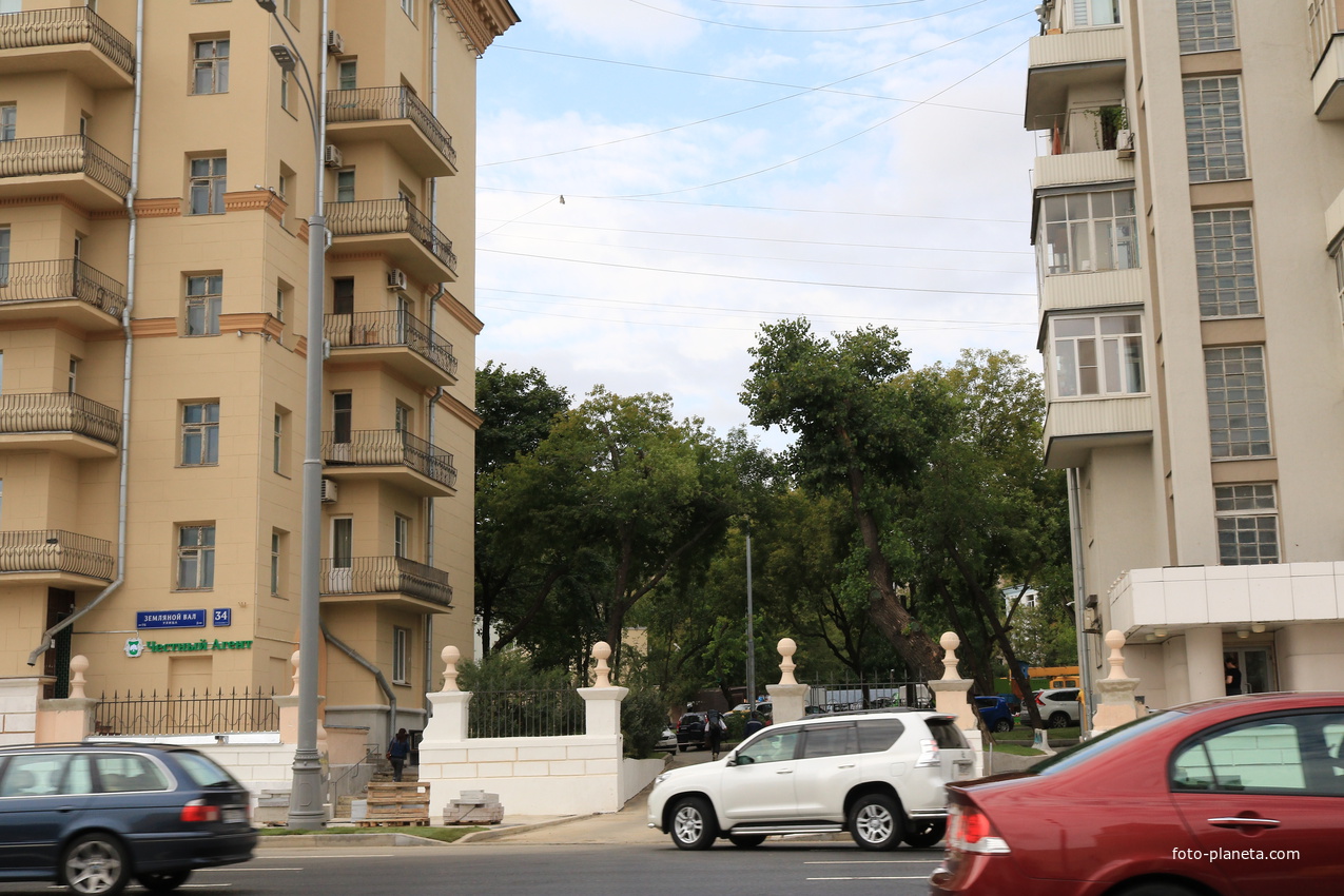 Улица Земляной Вал
