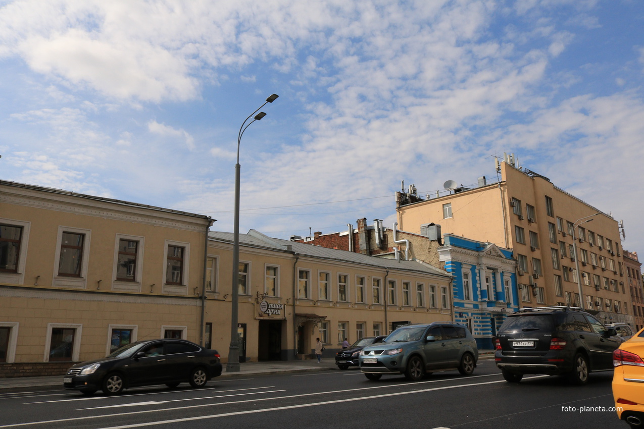 Садовая-Черногрязская улица