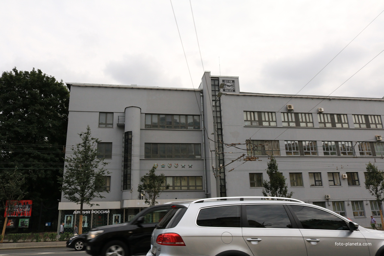 Здание Военного университета Министерства обороны РФ