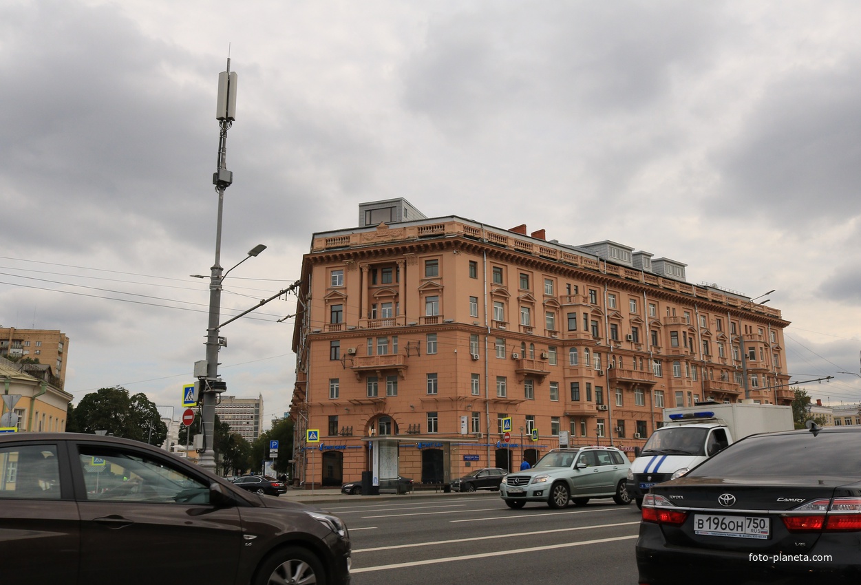 Новинский бульвар