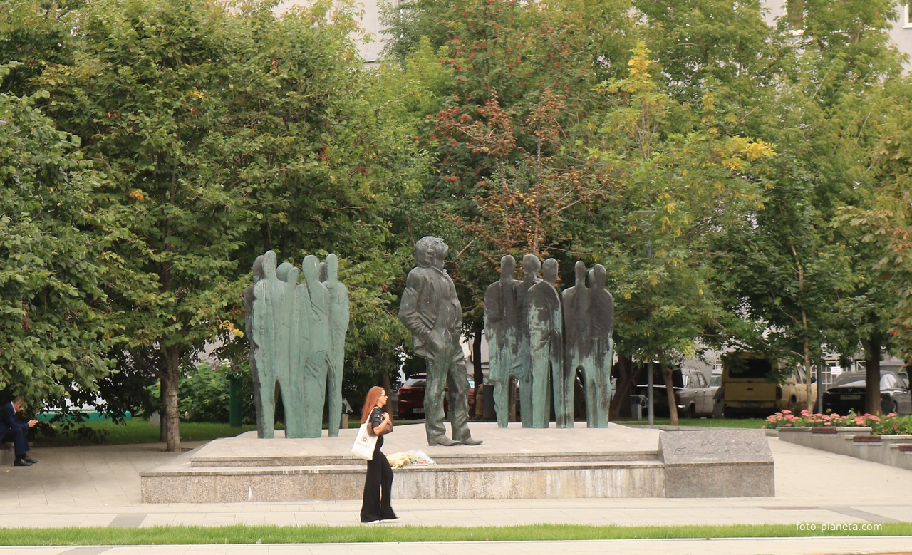 Памятник поэту И. А. Бродскому