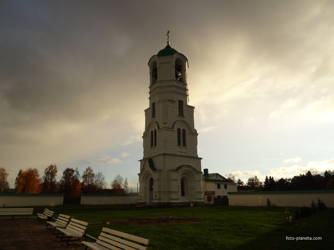 Колокольня Свято-Троицкого Александра Свирского мужского монастыря