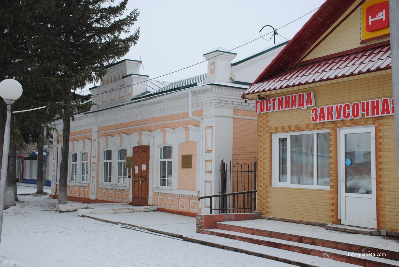 Тюкалинск красивые фото. Ддт тюкалинск. Культурно-досуговый центр сибирь тюкалинск. Тюкалинск центр. Дом купца афонина тюкалинск.