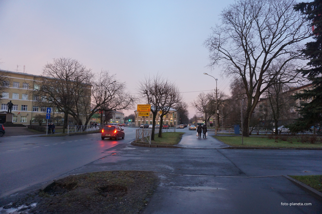 Улица В.олодарского.