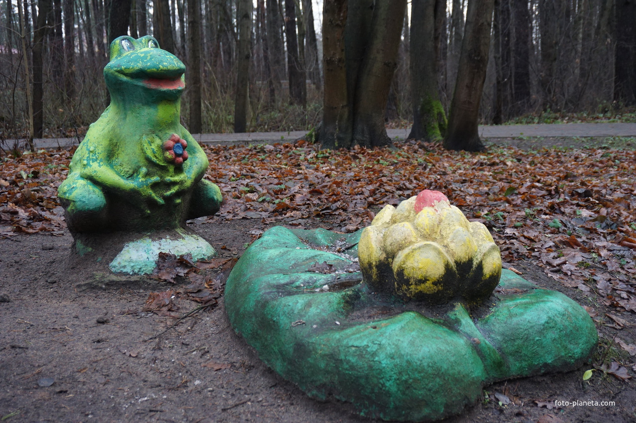 В сквере ЧерноБыльцев.