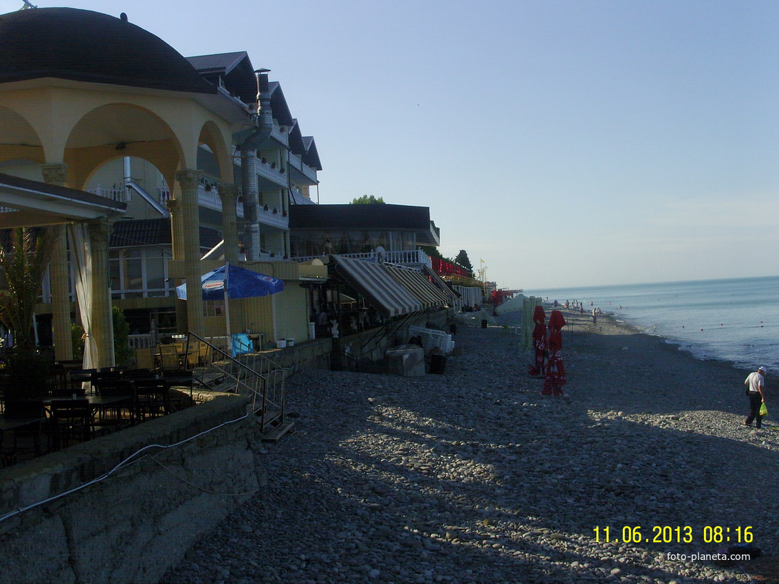 Пляж Лазаревского утром
