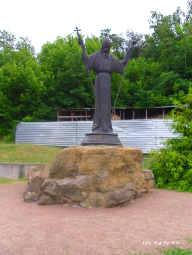 Пам&#039;ятник митрополиту Нелюбовичу-Тукальському, Чигирин