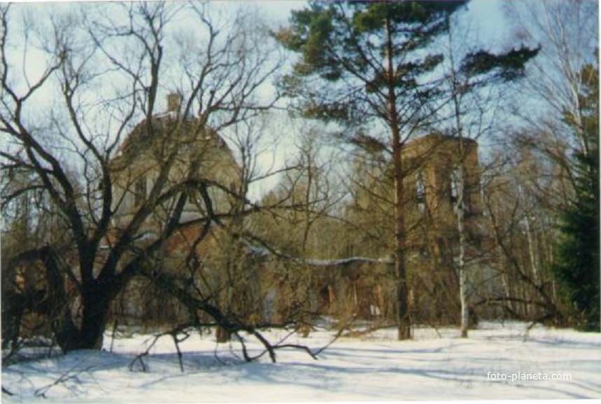 Никольский храм у деревни Курилово. 1998г.