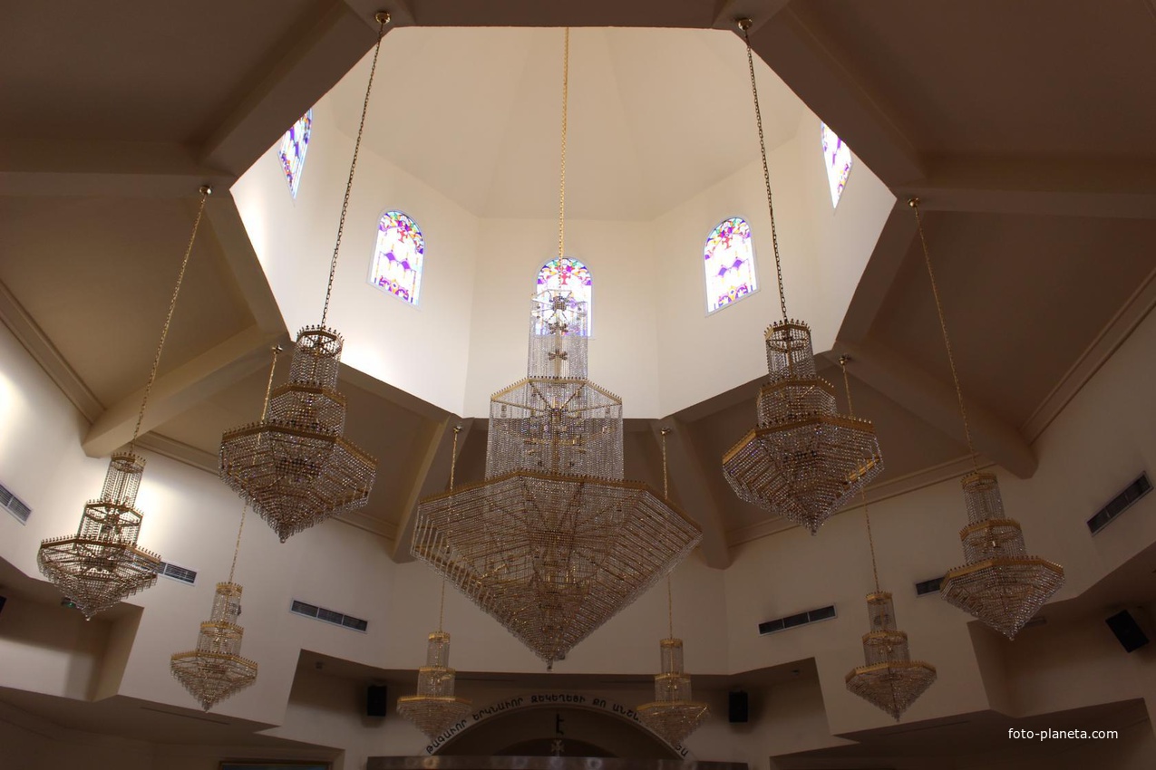 Шарджа. В армянской церкви.