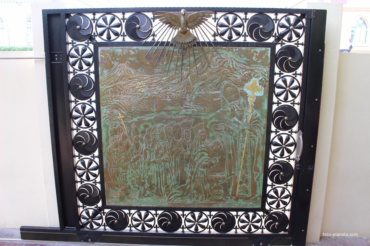 Шарджа. В армянской церкви.