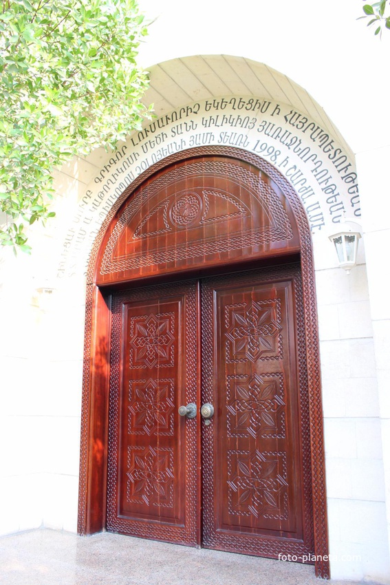 Шарджа. В армянской церкви.