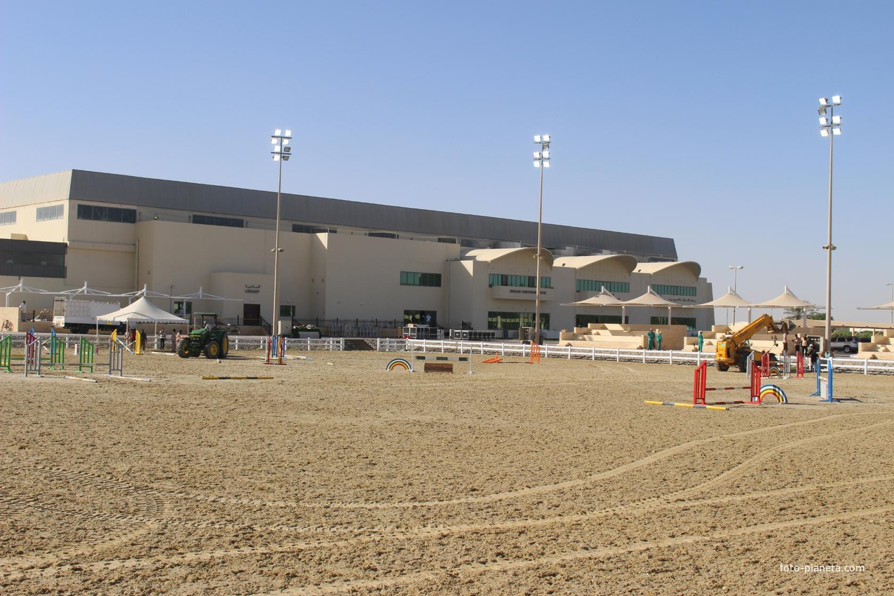 Шарджа. Конный клуб Sharjah Equestrian &amp; Racing Club.