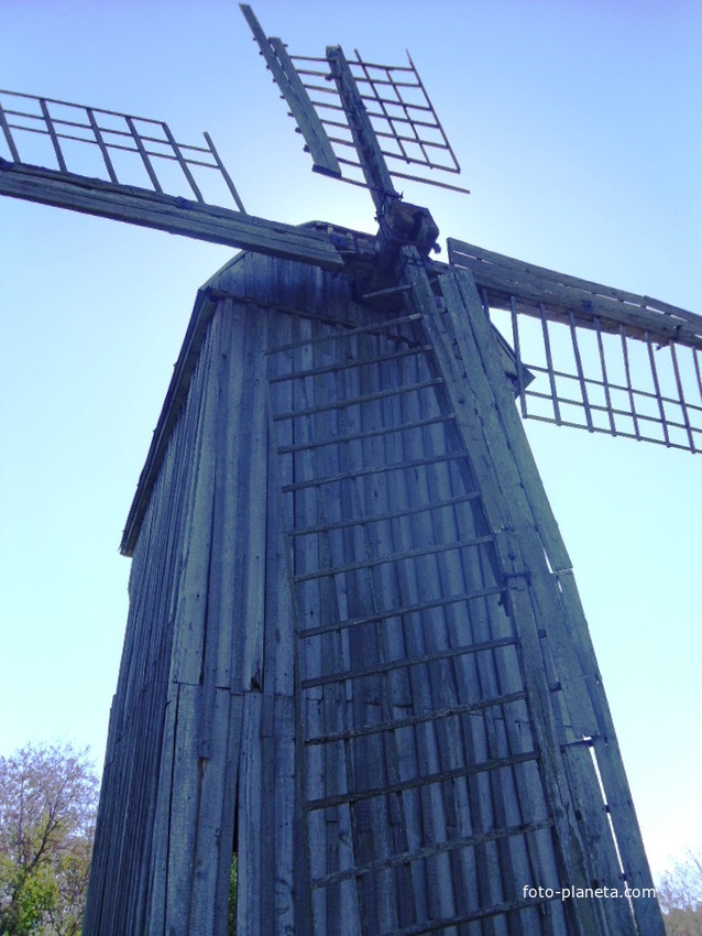 Вітряк,побудований в 1907 році селянином села Теклине Манько Василем Михайловичем.