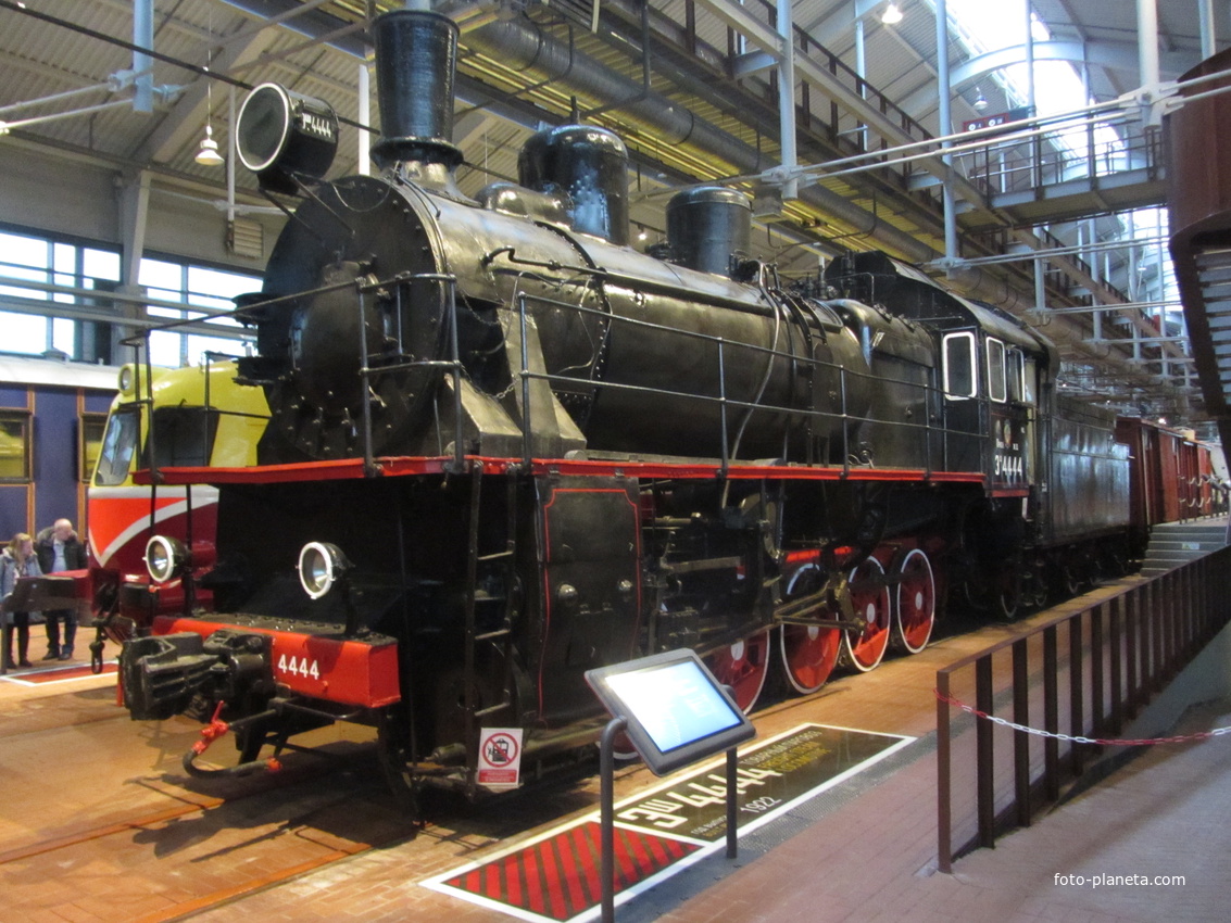 Музей железных дорог России. Товарный паровоз , год выпуска 1917