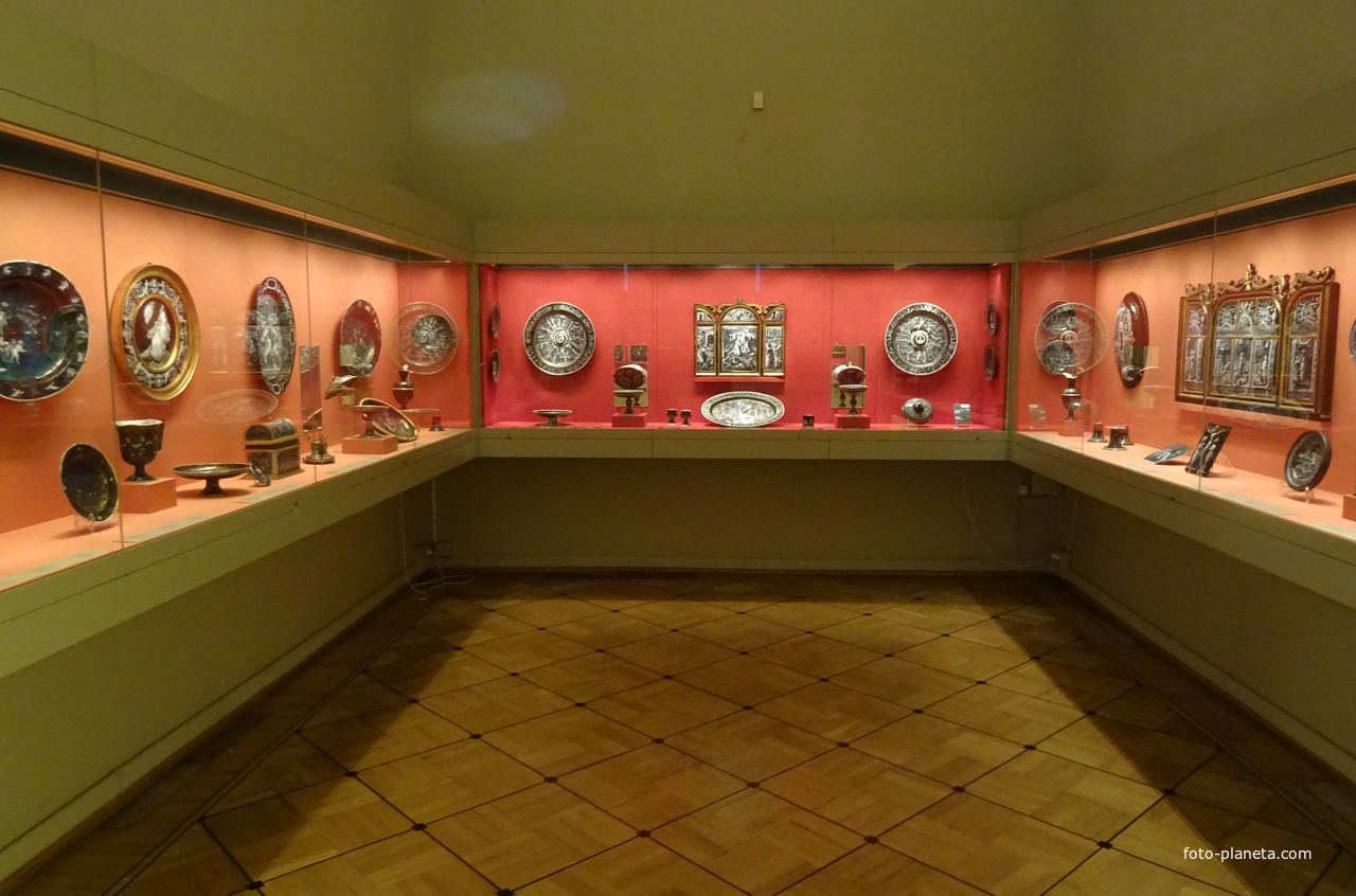 Зал искусства Франции XVI века