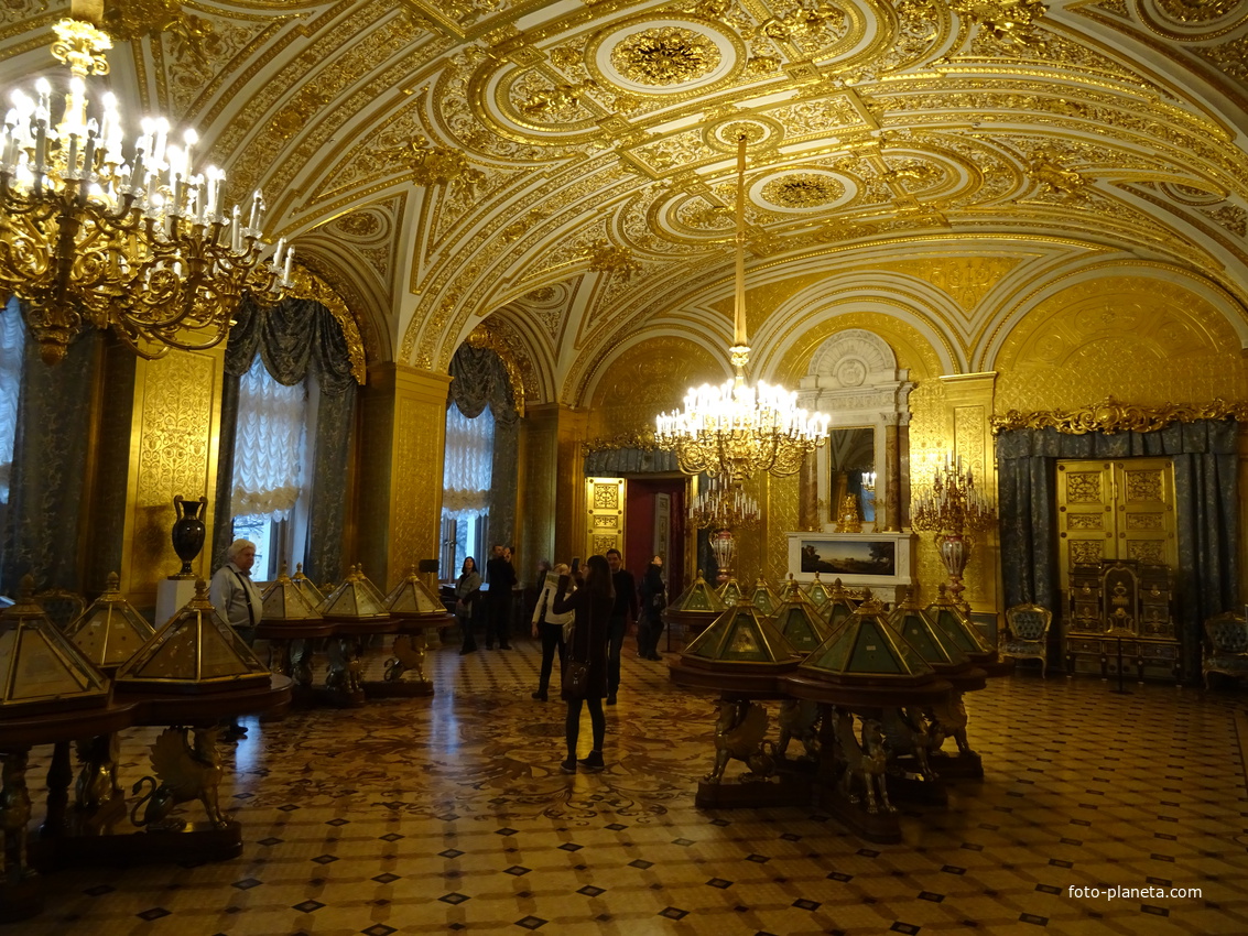 Золотая гостиная