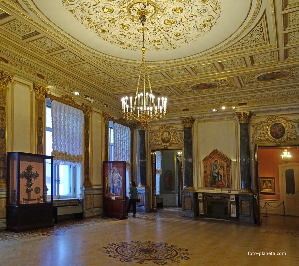 Зал искусства Италии эпохи Возрождения XIII - XV веков