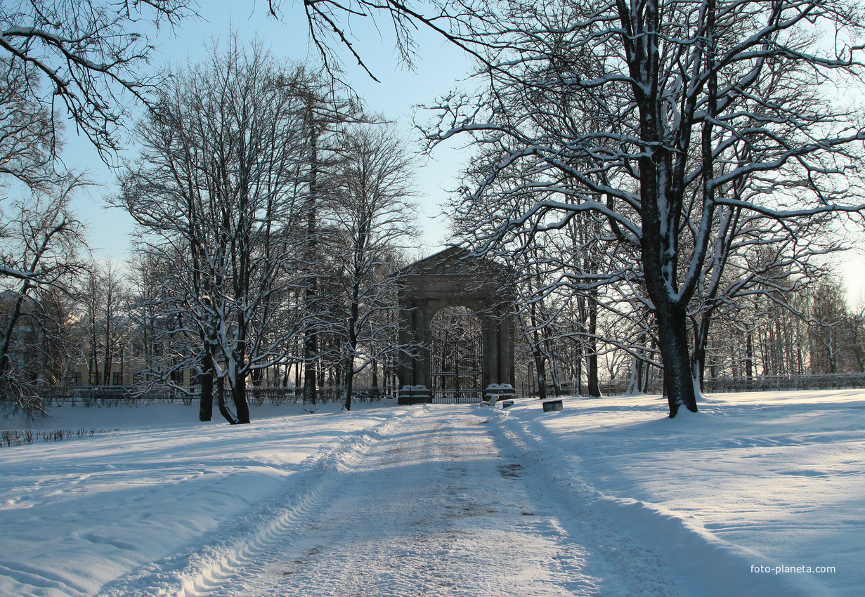 Адмиралтейские ворота
