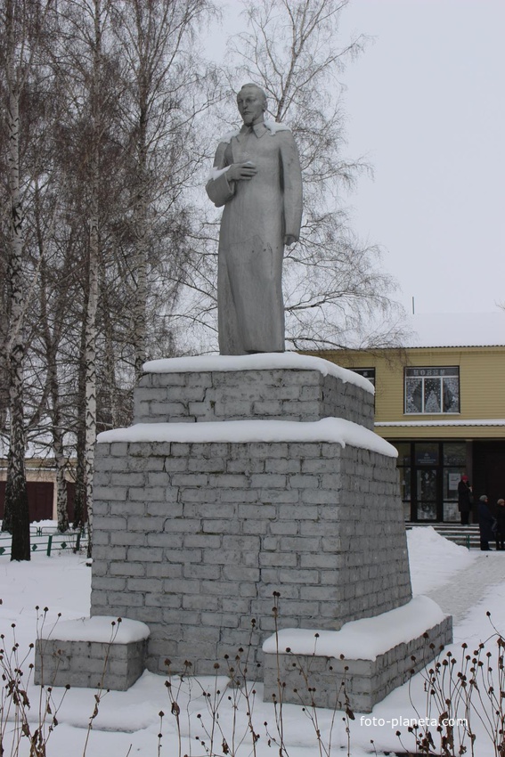 Беленихино. Памятник Ф.Дзержинскому.