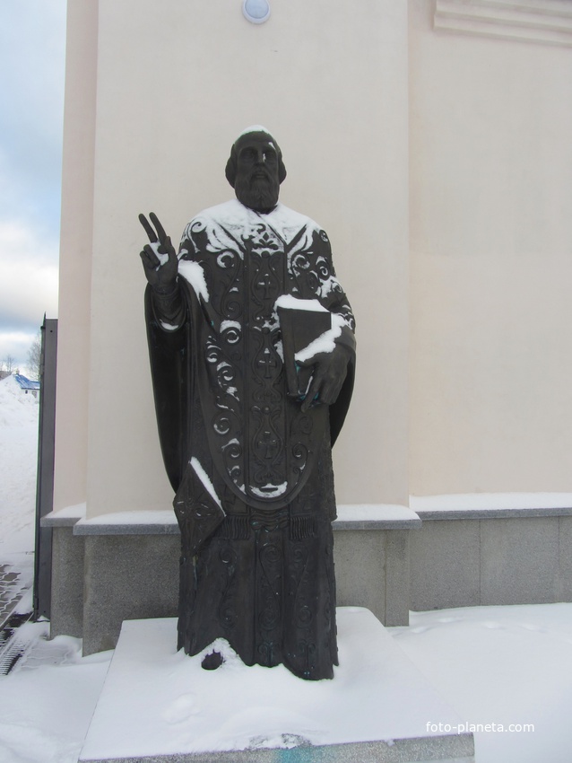 памятник Николаю Чудотворцу - работа Зураба  Церетели
