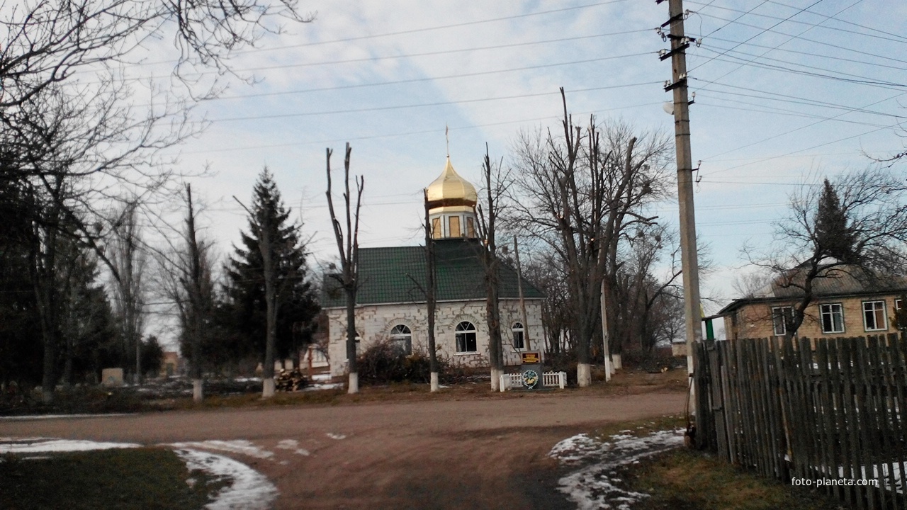 Нова церква в Ревівці.
