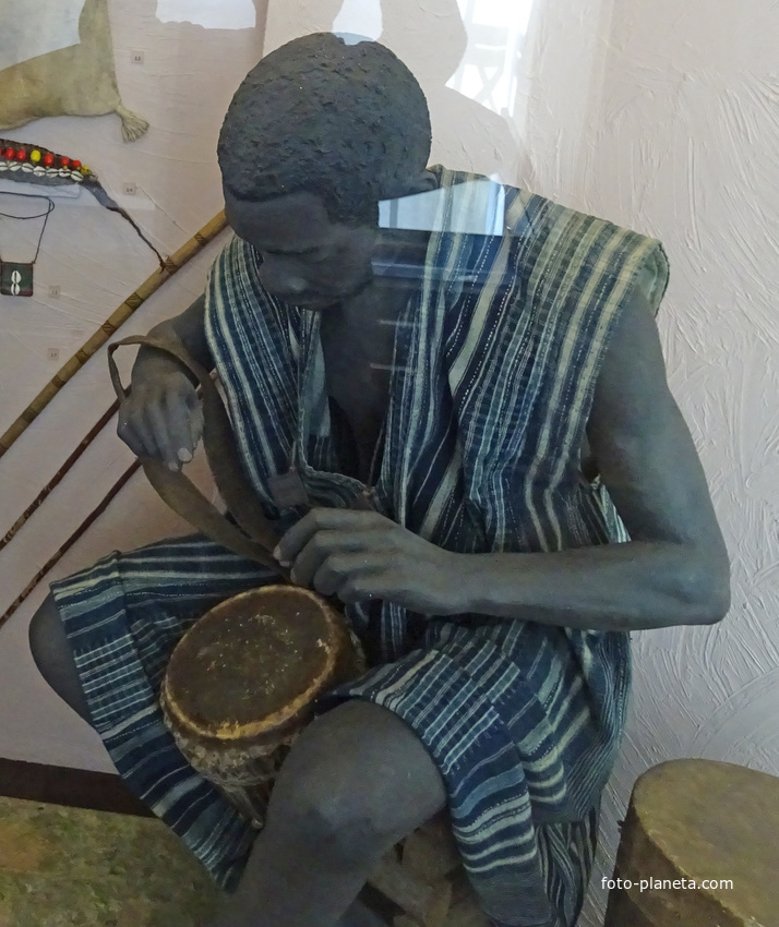 Музей антропологии и этнографии имени Петра Великого "Кунсткамера"