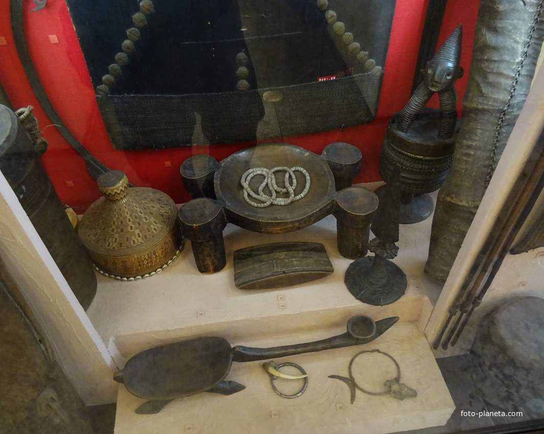 Музей антропологии и этнографии имени Петра Великого "Кунсткамера"