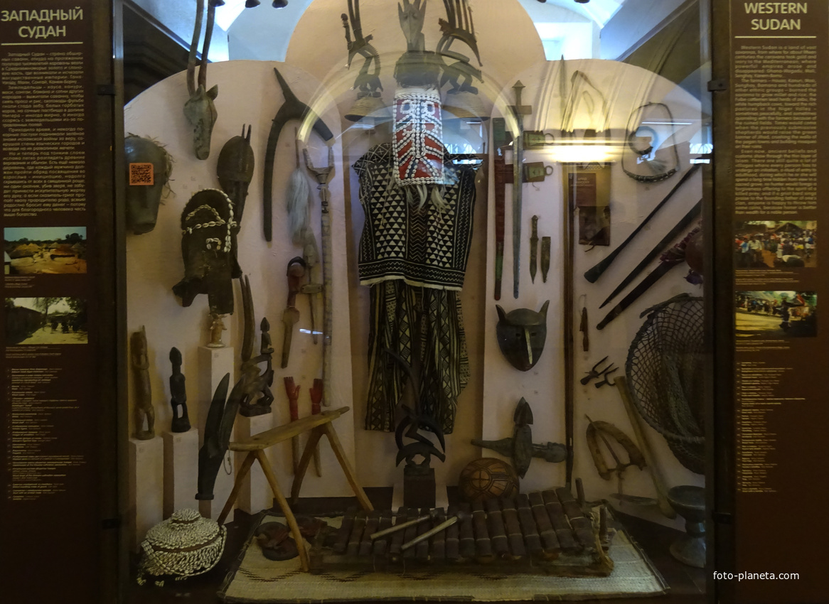 Музей антропологии и этнографии имени Петра Великого "Кунсткамера"