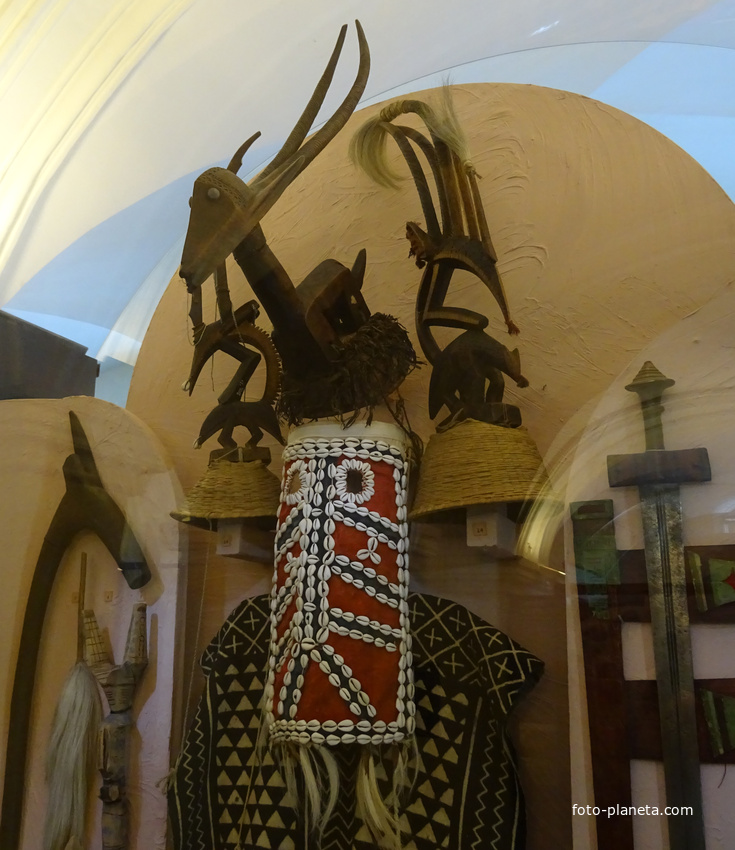 Музей антропологии и этнографии имени Петра Великого "Кунсткамера"