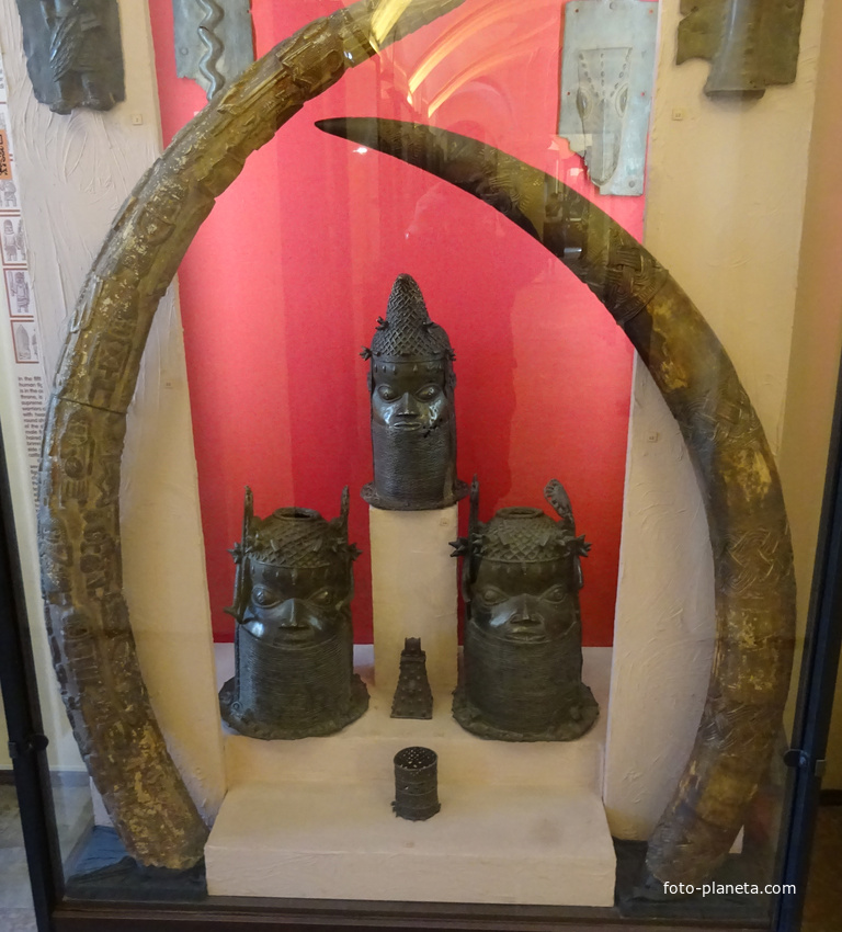 Музей антропологии и этнографии имени Петра Великого "Кунсткамера"