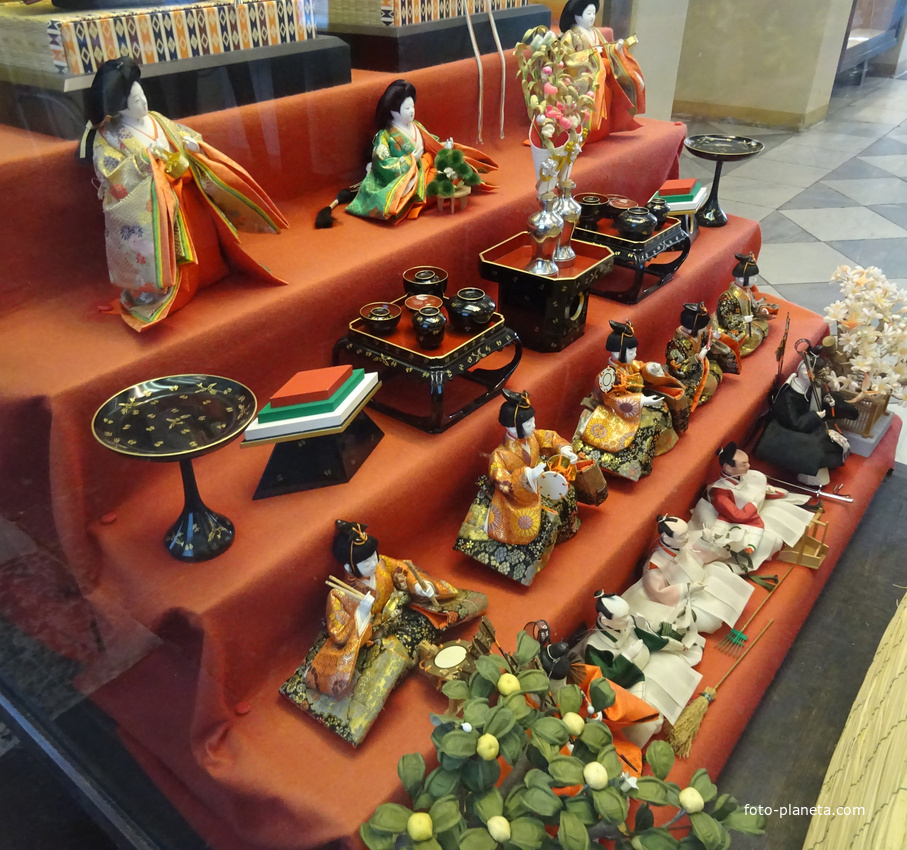 Музей антропологии и этнографии имени Петра Великого "Кунсткамера"