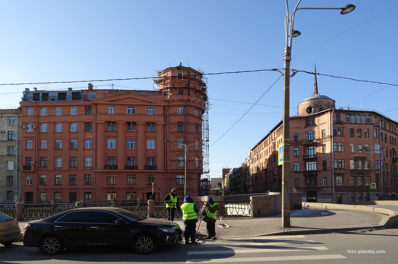 Набережная реки Карповки