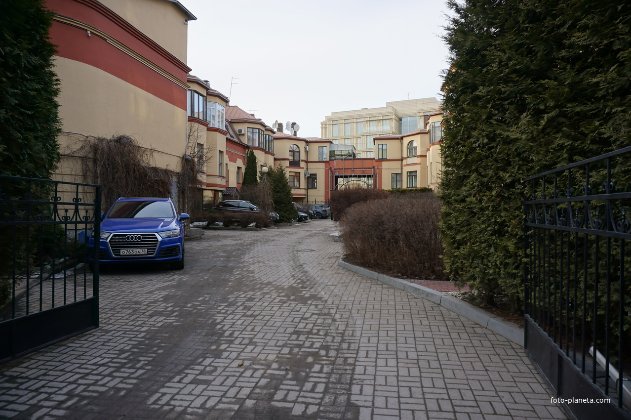 Крестовский остров.