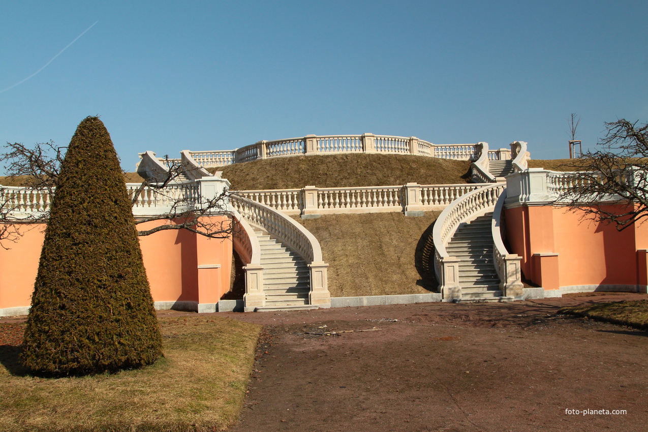 Лестница в Нижнем парке