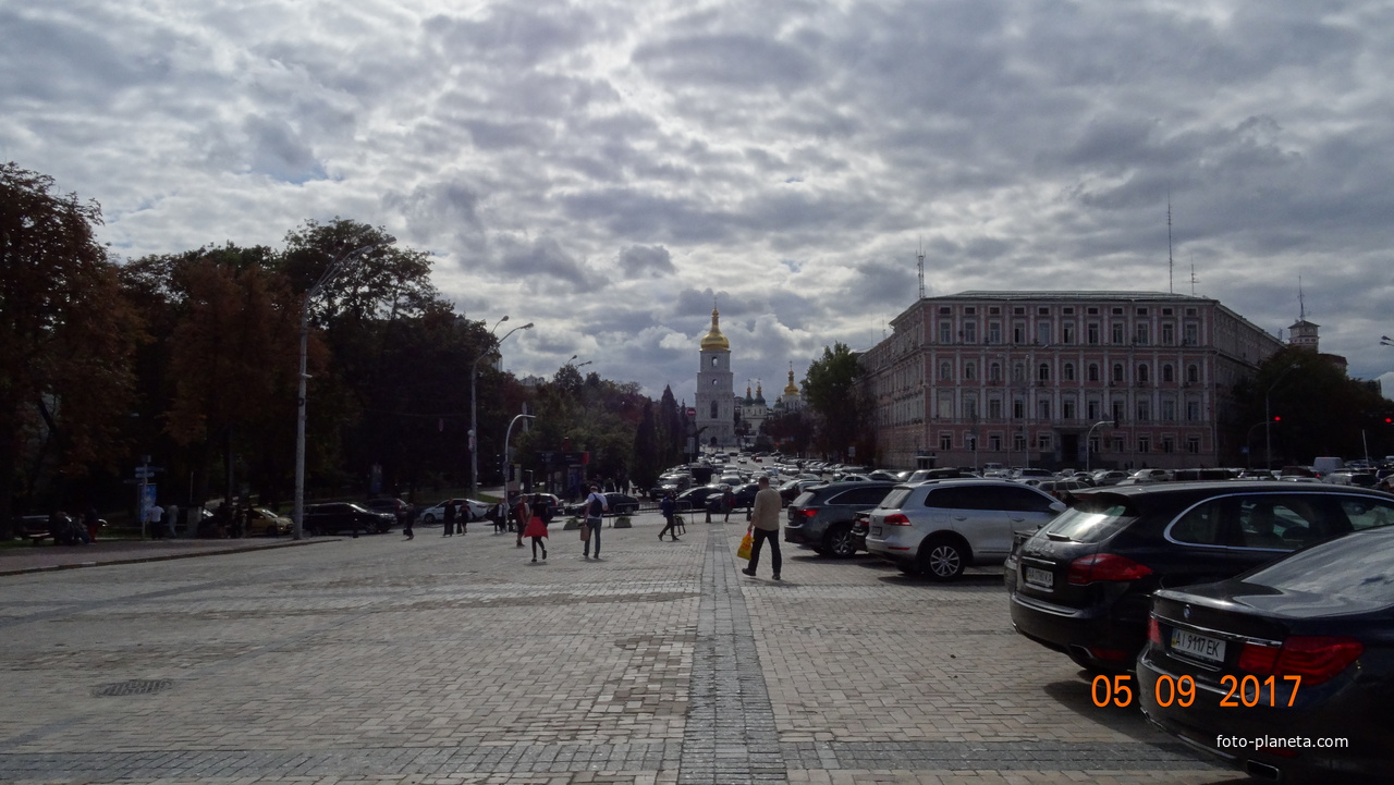 Площадь Михайловская. Вид на Софиевский собор