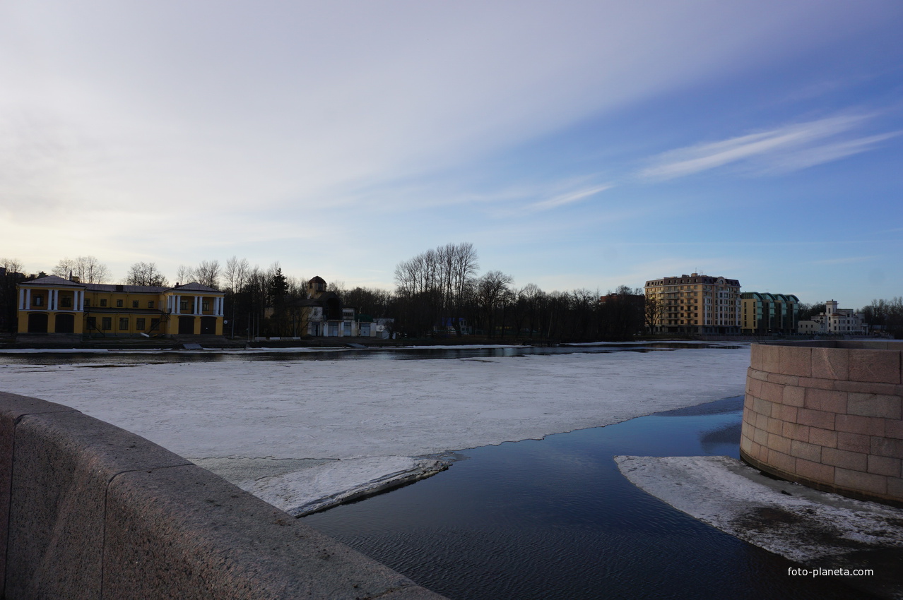 Река Средняя Невка.